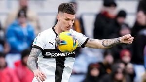 Presa italiană i-a făcut dosarul lui Dennis Man pentru transferul la Fiorentina: „Preț, concurență și detaliul din 2021”