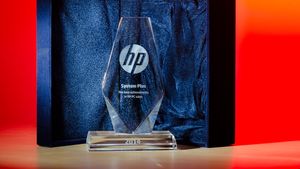 (P) HP România premiază echipa System Plus