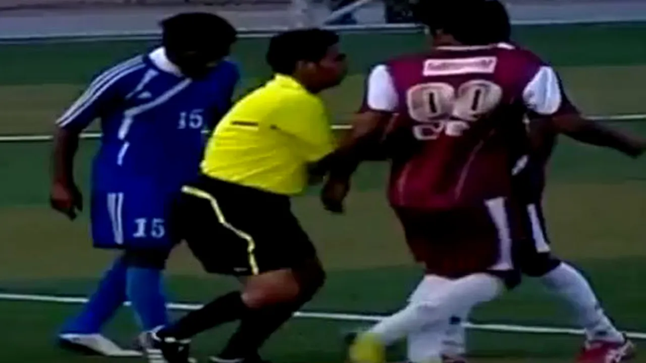 VIDEO Un nou gest uimește lumea fotbalului** Nu ai să ghicești niciodată ce i-a făcut un jucător unui adversar