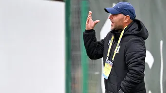 CSC Dumbrăvița ține ”lanternă roșie” a Ligii 2 și înaintea deplasării de la Bistrița. Florin Fabian vrea mai mult de la elevii săi pentru a se putea ieși din criză: ”E un moment foarte greu!”