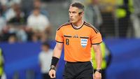 Istvan Kovacs a fost „sacrificat” de FIFA în războiul cu UEFA, dar gestul lui Collina de la finala Cupei Mondiale răstoarnă totul: „Pare că a vrut să facă pace!”