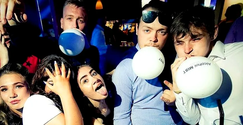 VIDEO | A apărut o nouă metodă prin care tinerii se îmbată: beau alcool din balon! Metoda care face ravagii printre adolescenți