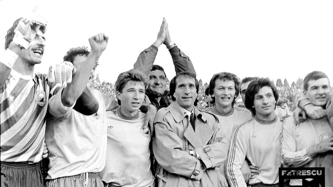 PETRESCU 50 | "Dom' colonel", P.R.-ul lui Dan. "Asta e caseta tehnică de la un meci cu FC Olt. A primit doar nota 6, dar Dănuț mi-a povestit că a jucat mult mai bine" 