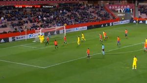 FOTO și VIDEO | Ce ocazie au ratat fotbaliștii lui Mirel Rădoi! România putea pleca neînvinsă din întânirea cu Spania, dar Drăguș și Rus s-au încurcat în fața porții