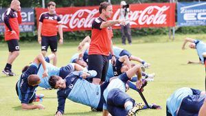 Reghecampf, deranjat de 'răutățile' lui Stoichiță:** "Cred că a uitat că nu mai e antrenor la Steaua! Ar trebui să se abțină de la comentarii"