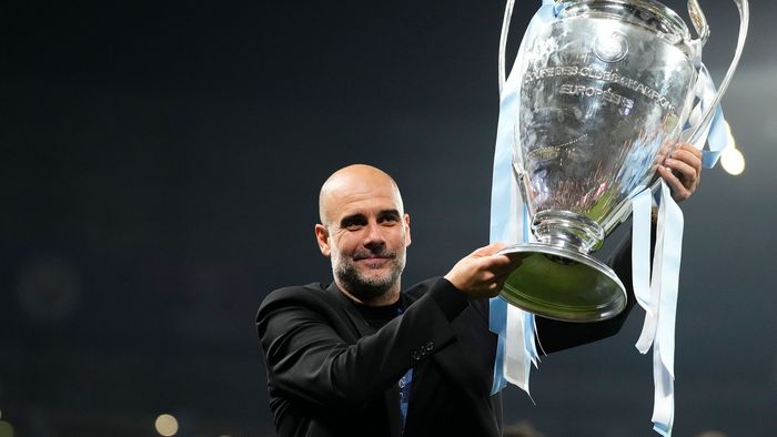 De ce Ovidiu Burcă nu poate fi comparat niciodată cu Pep Guardiola: „Am putea pica într-o greșeală gravă!” | VIDEO EXCLUSIV DINAMO