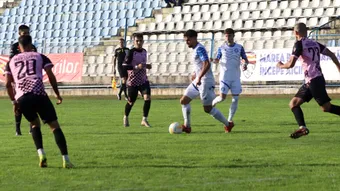 Victorie la limită a Corvinului la Slatina. Florin Maxim a apreciat prestația jucătorilor săi, care rămân neînvinși și după etapa 14 de Liga 2