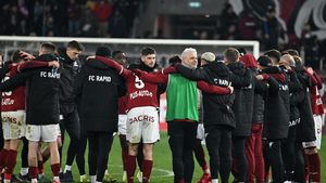 Rapid București e gata să dea afară câțiva fotbaliști din lot: „Să facem curățenie”. EXCLUSIV