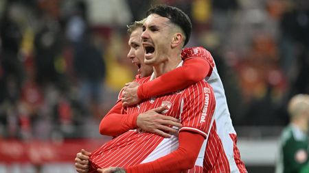 Patru avantaje pentru Dinamo față de Universitatea Craiova în lupta la titlu: vulpoiul, contextul, coerența și vulcanul!