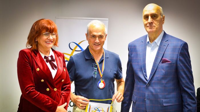FR Baschet a oferit premii pentru două somități din sport! Cine sunt Adrian Bejan și Dan Moraru. Carmen Tocală: „Oameni de mare valoare”