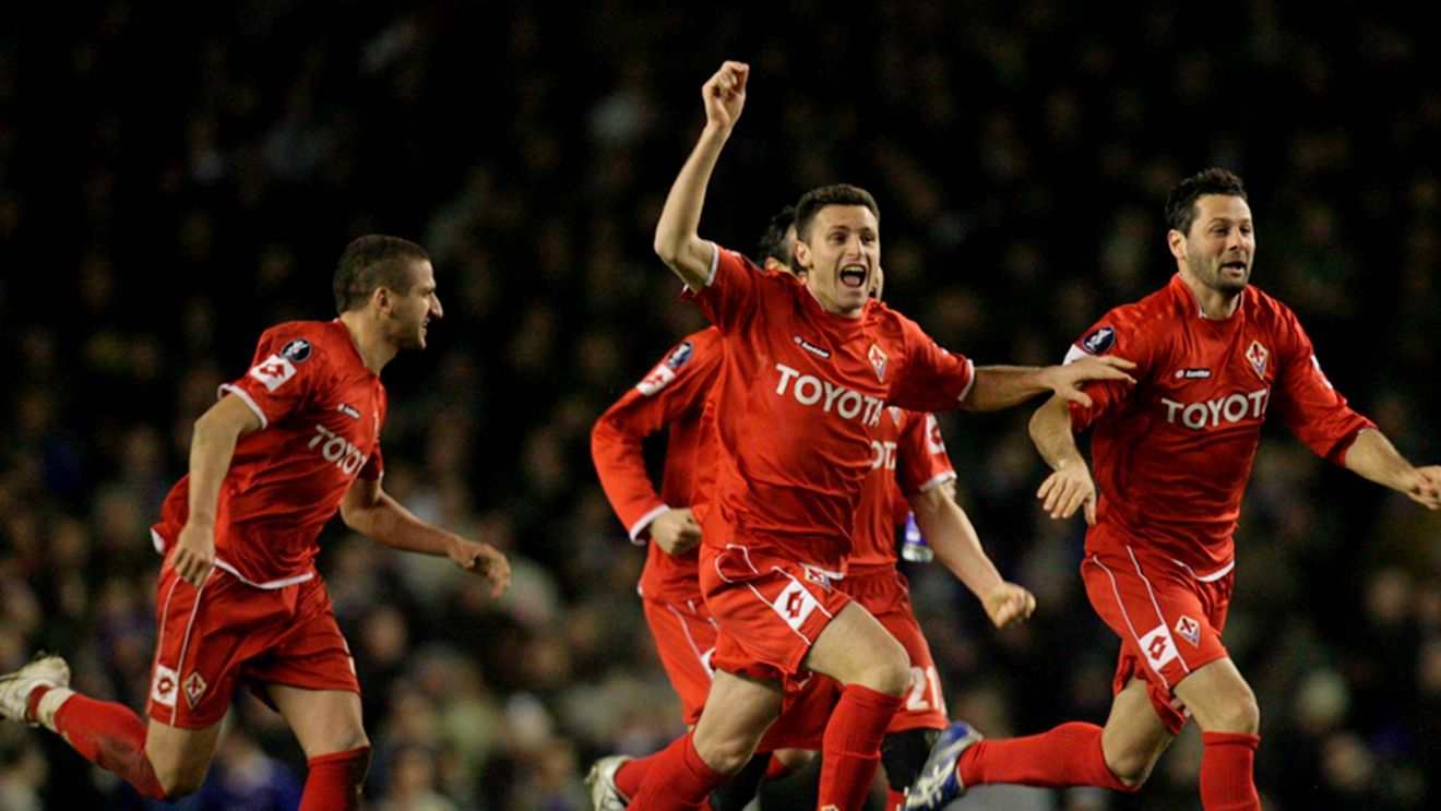 Fiorentina lui Mutu merge mai departe