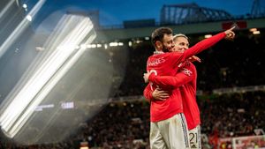 Suporterii lui Manchester United se tem că gruparea de pe Old Trafford va rămâne sub controlul familiei Glazer! Ce se întâmplă cu ofertele de miliarde de euro primite de americani