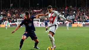 Mirel Rădoi l-a descoperit pe Andrei Rațiu şi acum fotbalistul e dorit pentru un transfer de Barcelona şi de Real Madrid. Mesajul fostului selecționer al României pentru fundaş