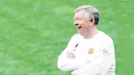 MoșUnited, ce tânăr ești! Sir Alex, cel mai longeviv antrenor din Anglia!