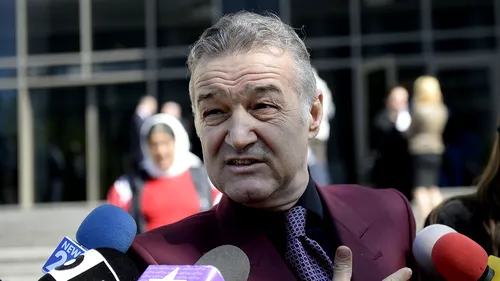 Becali a ajuns la stadion cu 