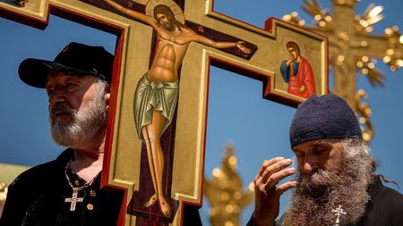 Biserica lui Gigi Becali de la Techirghiol: „Am făcut-o pe câmp. Trebuie să ostenești trupul”