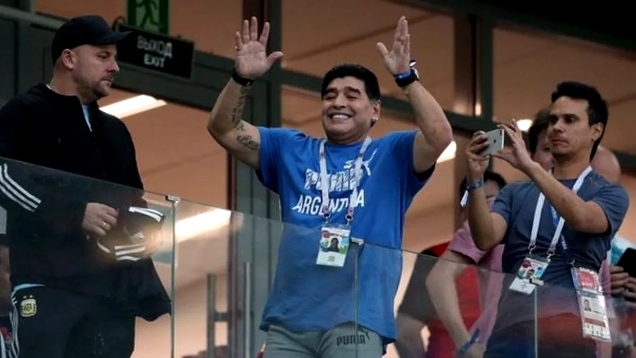  Diego Maradona, cărat pe brațe și dus la spital după victoria care a calificat Argentina în optimile Mondialului! Medicii i-au verificat imediat pulsul | FOTO & VIDEO