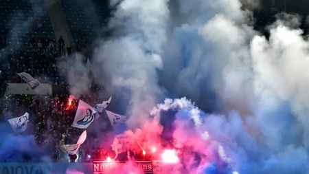 Universitatea Craiova îşi prezintă noul echipament într-un spectacol în centrul oraşului. Cum arată noile tricouri de joc şi ce cântăreaţă a fost invitată la eveniment | EXCLUSIV