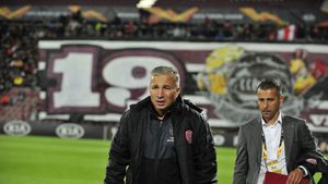 "În orice țară din lume am fost s-a întâmplat asta!" Dan Petrescu, ultimatum pentru conducerea CFR-ului: "Și jucătorii, și eu aștept. Să rezolve cât mai repede problema!"