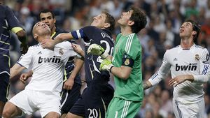 Mourinho, acuzat că a OTRĂ‚VIT atmosfera la Real!** "Greii" Casillas, Ramos și Alonso, gata de REVOLTĂ‚! Portughezul a rămas MUT în vestiar, la replica unui jucător: