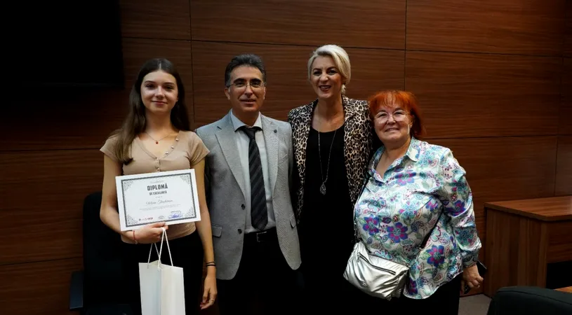 Comunicat: Primarul Robert Negoiță a premiat elevii de top din Sectorul 3 