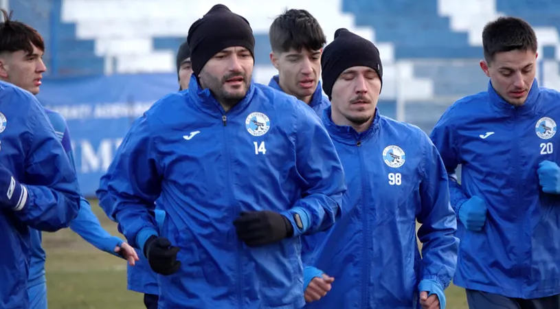 Un gol din penalty a decis amicalul dintre Corvinul și Farul U18. Florin Maxim îi oprește în lot pe doi tineri testați