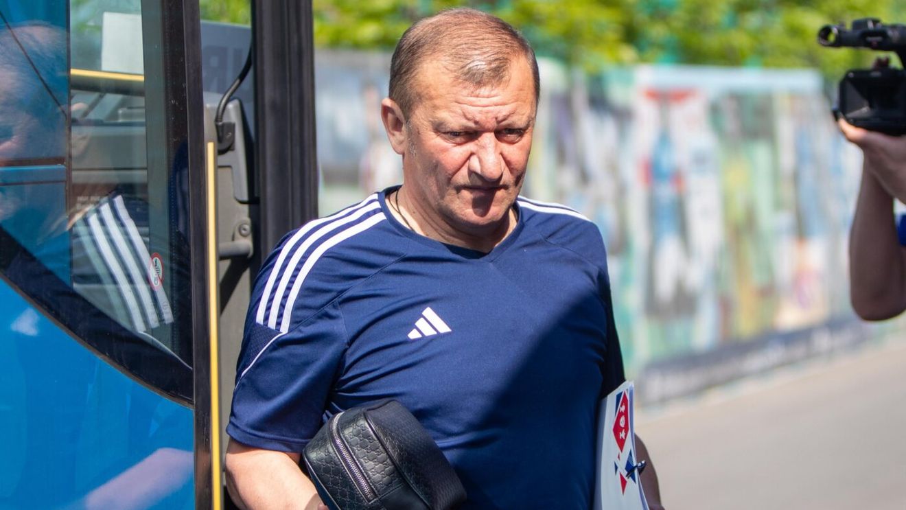 Dorinel Munteanu a făcut prăpăd în lotul Oțelului Galați: 10 fotbaliști au plecat!
