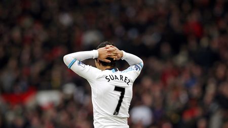 Suarez se căiește că nu a dat mâna cu Evra!** "Sunt dezolat. Am făcut o greșeală și regret ce s-a întâmplat"