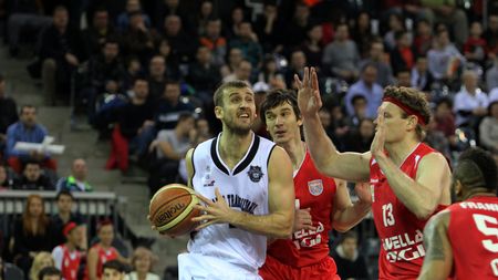 U-Banca Transilvania Cluj a ratat calificarea în turul trei al Ligii Campionilor: 
 "Am sperat tot meciul să întoarcem calificarea"