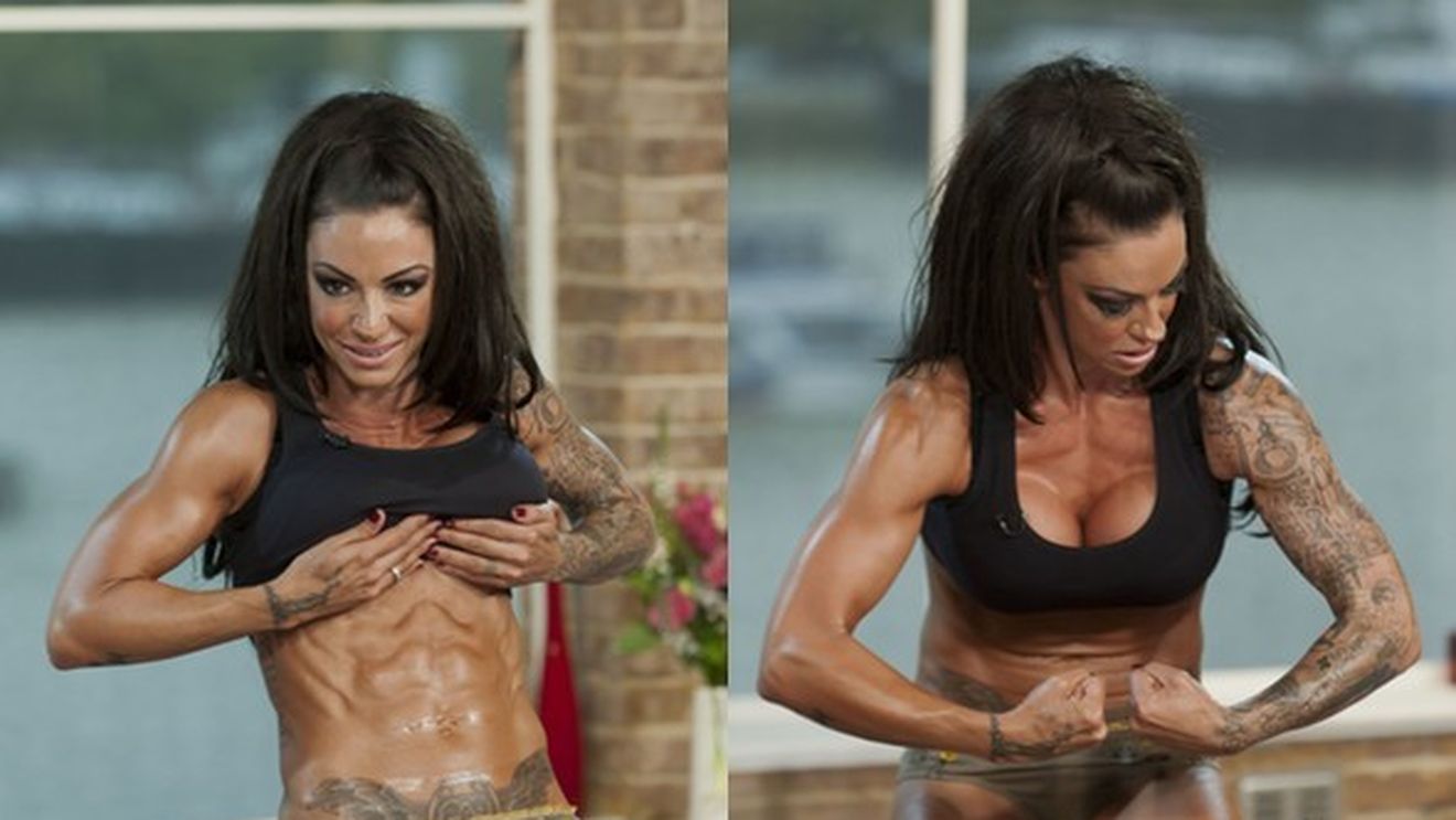 FOTO Jodie Marsh suferă de "sindromul urâțeniei":** "Când mă uit în oglindă mă văd grasă"