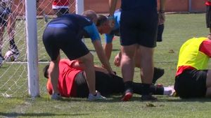 Dezvăluiri de ultimă oră despre Andrei Vlad, după ce portarul lui FCSB a urlat de durere și a ieșit din antrenament. Cum se simte cel considerat la un moment dat de Gigi Becali „Messi al portarilor” | EXCLUSIV