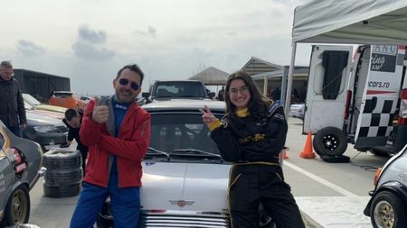 Cu cursă inedită! Tatăl și fiica se întrec pe circuit la Vehicule Istorice!