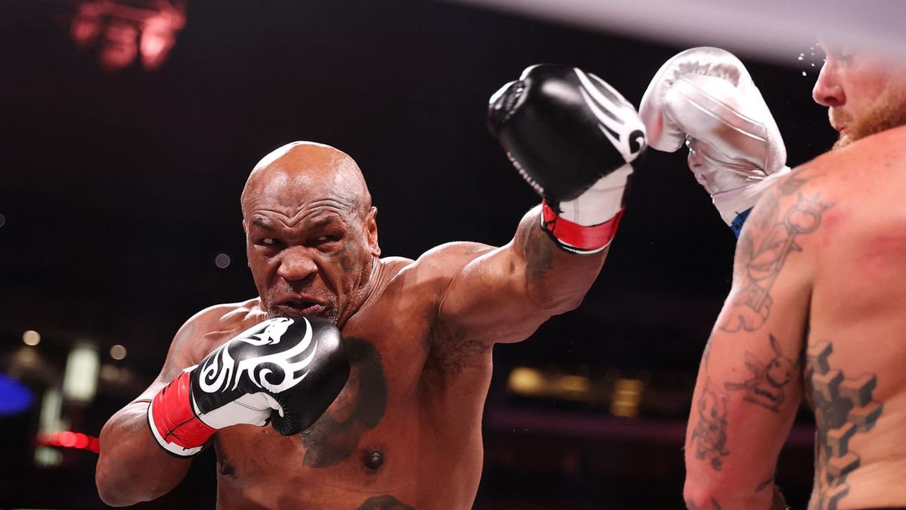 De ce își mușcă Mike Tyson mănușile, în ring, înainte de fiecare meci. „Se convinge că e un monstru”