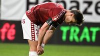 Alex Dobre, dus de urgență la spital! I s-a făcut rău pe aeroport şi n-a mai plecat cu Rapid la Cluj