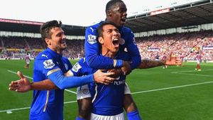 Nebunie! Cursa lui Leicester spre titlu continuă, deși "vulpile" și-au "chinuit" fanii până în ultimul minut! Cum a câștigat Ranieri meciul