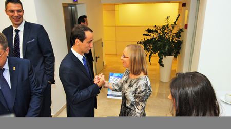 EXCLUSIV | SMS-ul otrăvit, varianta COSR. Mesajul "Votați Câtea, Bârlădeanu, Szabo! PSD, ultima soluție!", trimis alegătorilor în dimineața scrutinului. Covaliu a fost susținut de Petrache, Morariu și Dobrescu. Reacția Gabrielei Szabo