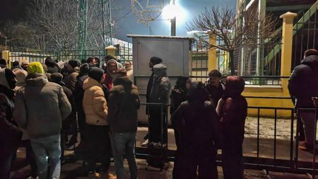 Nebunie la Mioveni! Fanii FCSB au rămas pe afară pentru că nu mai sunt bilete: Gheorghe Mustață încearcă să rezolve situația cu organizatorii