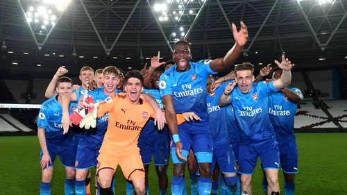 FOTO | Vlad Dragomir e campion în Anglia! Arsenal a câștigat campionatul la juniori. Ce mesaj a transmis căpitanul naționalei U19 după această performanță