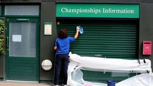 Scandal la Wimbledon. Mai mulți angajați din echipa de curățenie susțin că au mâncat din tomberoanele de gunoi. Pe cine acuză și replica celor învinuiți