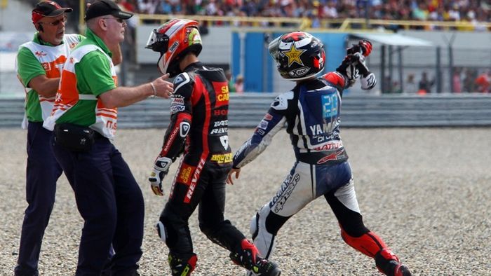 Scandal în MotoGP: "A fost o manevră de om nebun!"** "Se plânge de parcă are cinci ani"