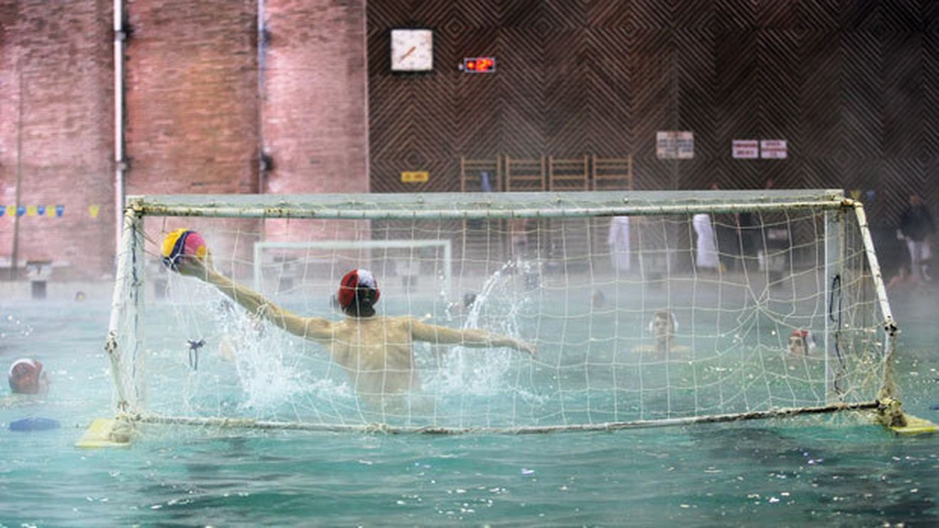 Poloistii au paralizat de frig la Arad!** Mai cald în apă decat în tribune