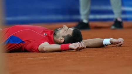 Exemplu și pentru Team Romania la Jocurile Olimpice! Ne-am convins pe viu! Novak Djokovic, calificare într-un picior pentru Serbia în finala de tenis de la Paris! ProSport a surprins reacția pe care a avut-o imediat după marea victorie și cele mai tari imagini: „Luptă în orice condiții pentru noi!” Ce n-ai văzut la TV. EXCLUSIV