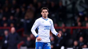 Nu se lasă şi vor să scape de Ianis Hagi. Rangers a găsit deja înlocuitor pentru el