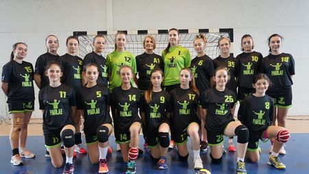 INEDIT: O echipă din Brașov joacă în tricourile Paulei Ungureanu! "Este un om de calitate, nu doar un sportiv, iar acum întoarce o parte din ce i-a oferit handbalul". Ce îi mai lipsește portarului echipei CSM București