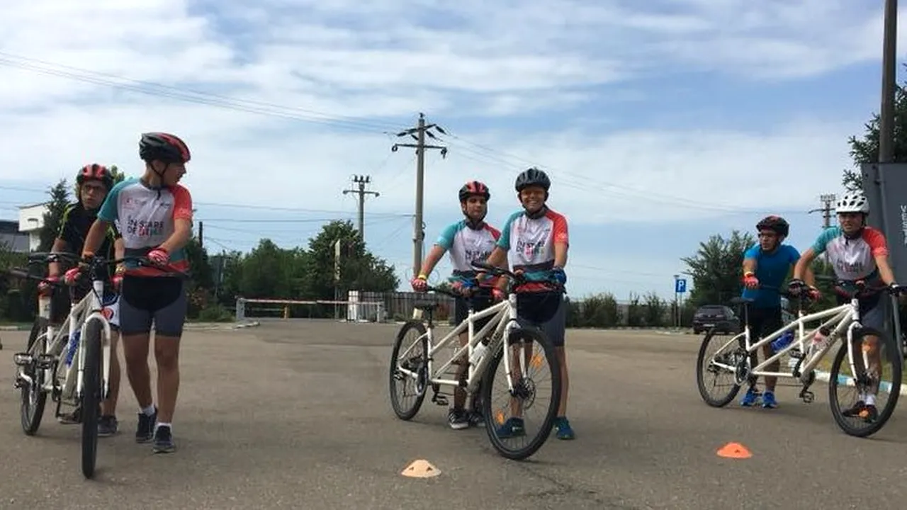 Eroi pe biciclete. Campionatul Național de Ciclism în Tandem pentru persoanele cu deficiențe de vedere, sâmbătă la Cluj

