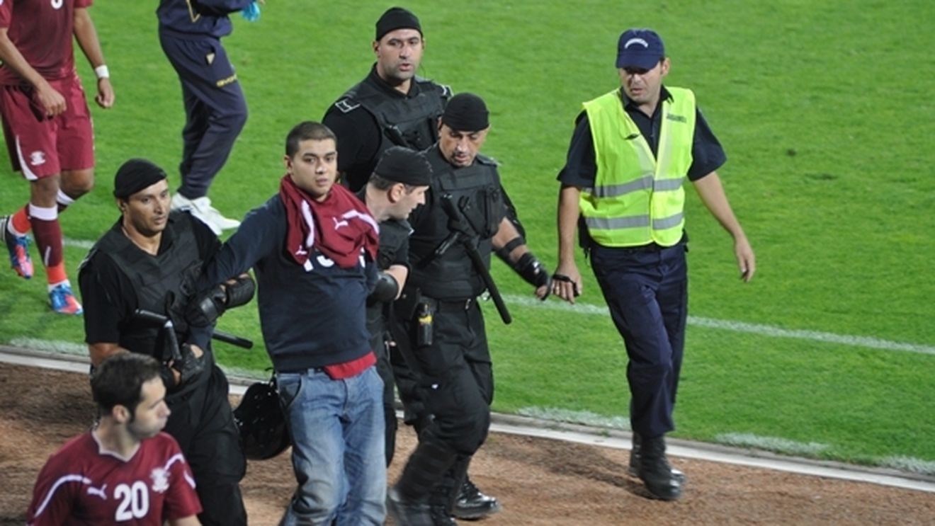 Tricoul lui Bozovici, gaură de 10.000 de lei în bugetul falimentarei CS Turnu Severin!** Oltenii riscă neprogramarea în campionat