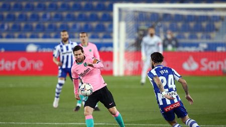 FC Barcelona, un nou pas greșit în campionat! Catalanii au terminat la egalitate cu Alaves, deși rivalii au jucat pe final cu om mai puțin