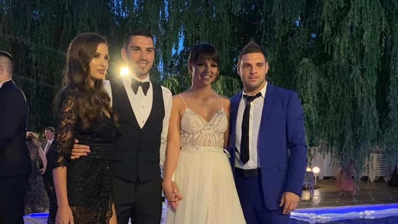 Nicolae Stanciu a spus "DA" în fața altarului! Jucătorii invitați la nuntă + Cum arată soția internaționalului român | GALERIE FOTO