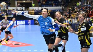 CSM București, victorie cu forcepsul. Rapid, umilință în Liga Campionilor