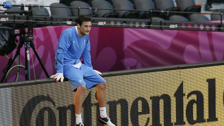 "Transferul verii" de pe White Hart Lane, ținut pe bară de veteranul Brad Friedel!** Villas Boas îl consideră pe Lloris variantă de rezervă